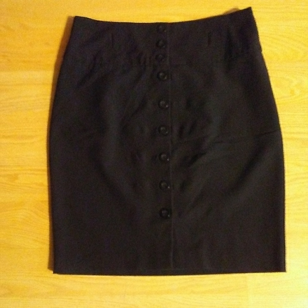 2/$25 🖤Black button-up knee length pencil skirt 9
